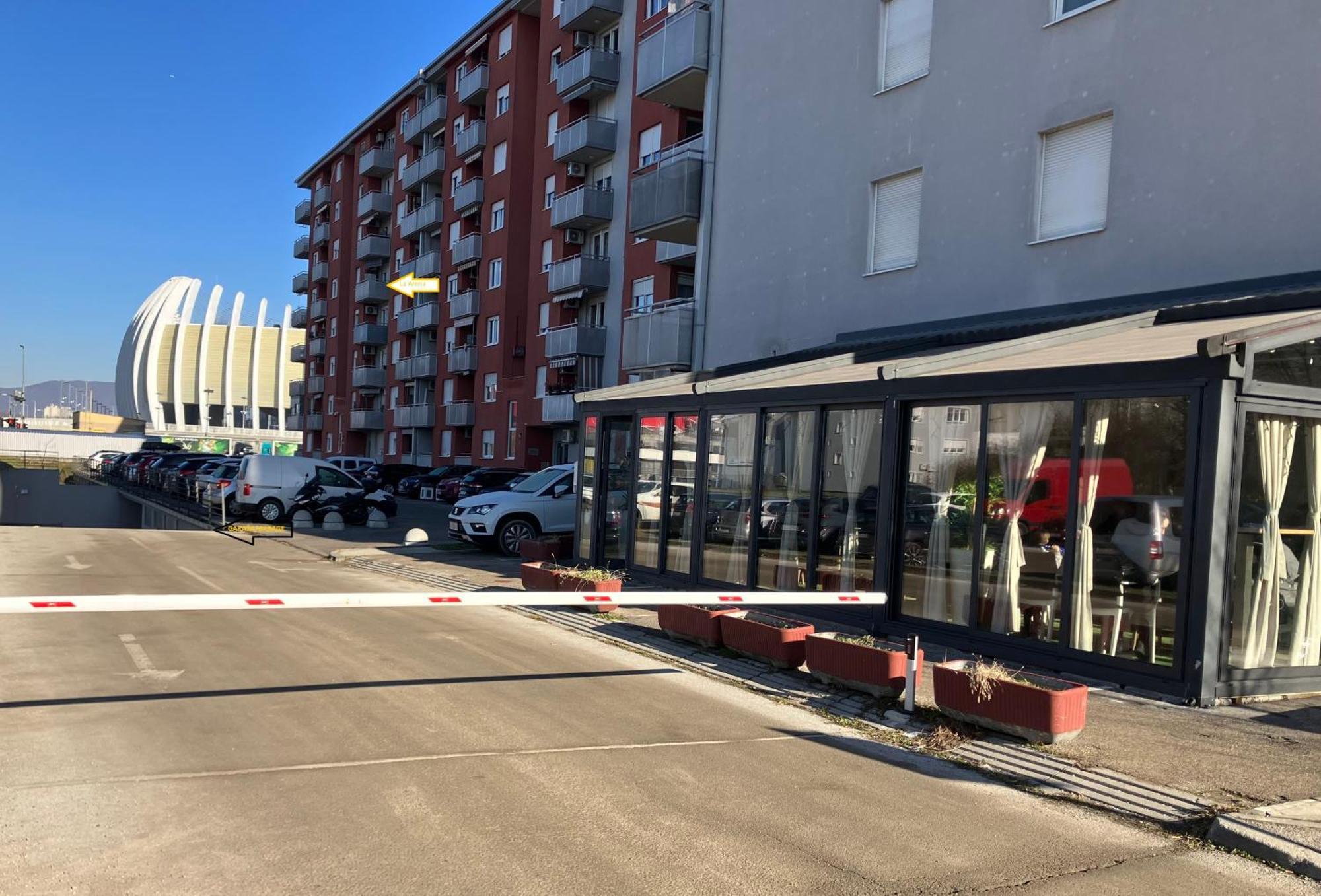Delux Apartment La Arena With Private Garage Zagreb Exterior photo