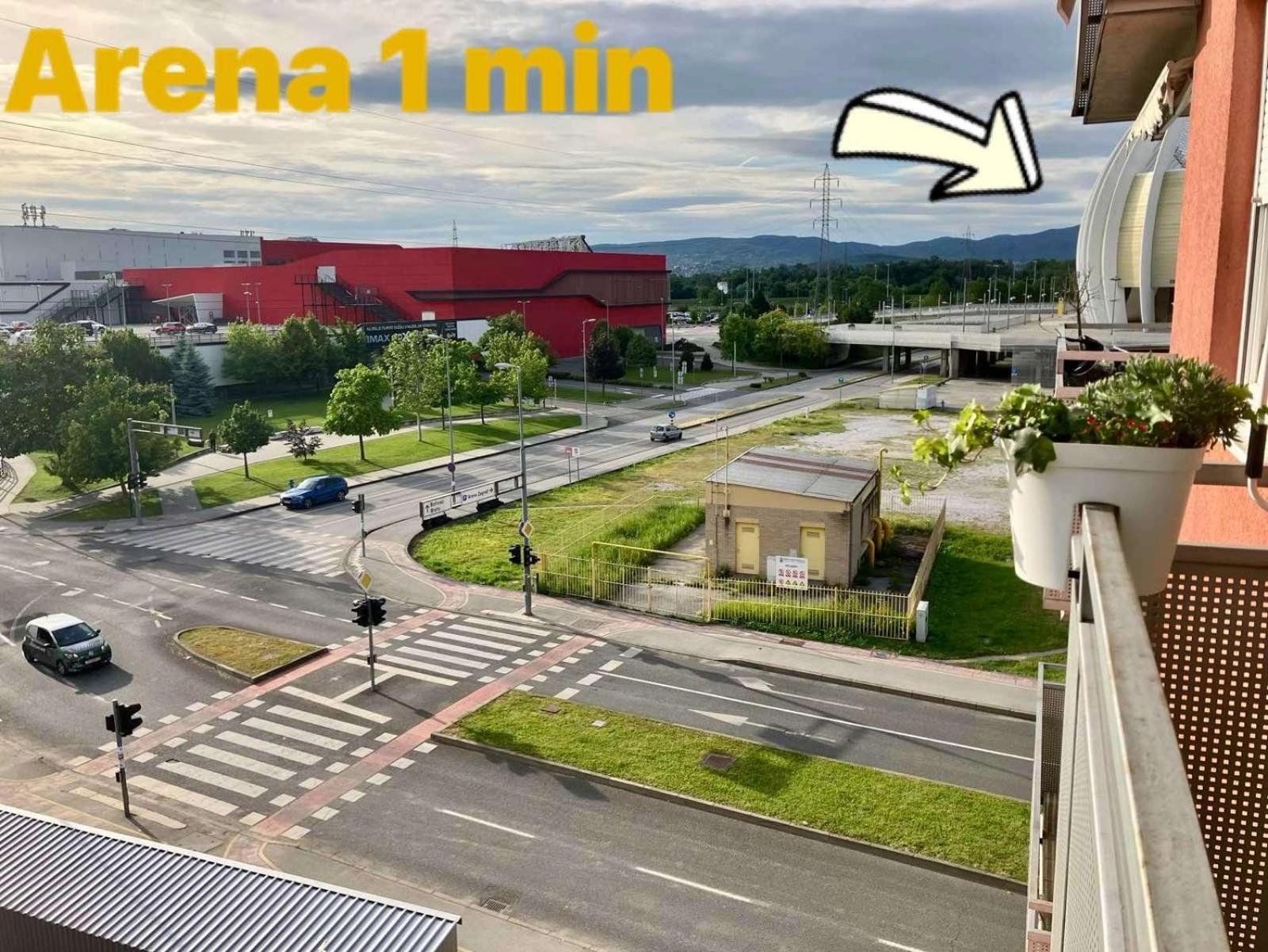 Delux Apartment La Arena With Private Garage Zagreb Exterior photo